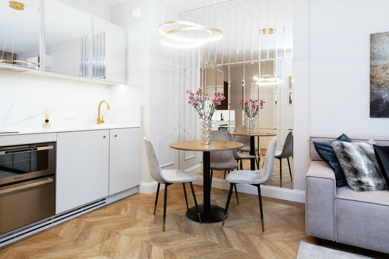 Mennica Residence Apartments By Renters Prestige Varšava Exteriér fotografie