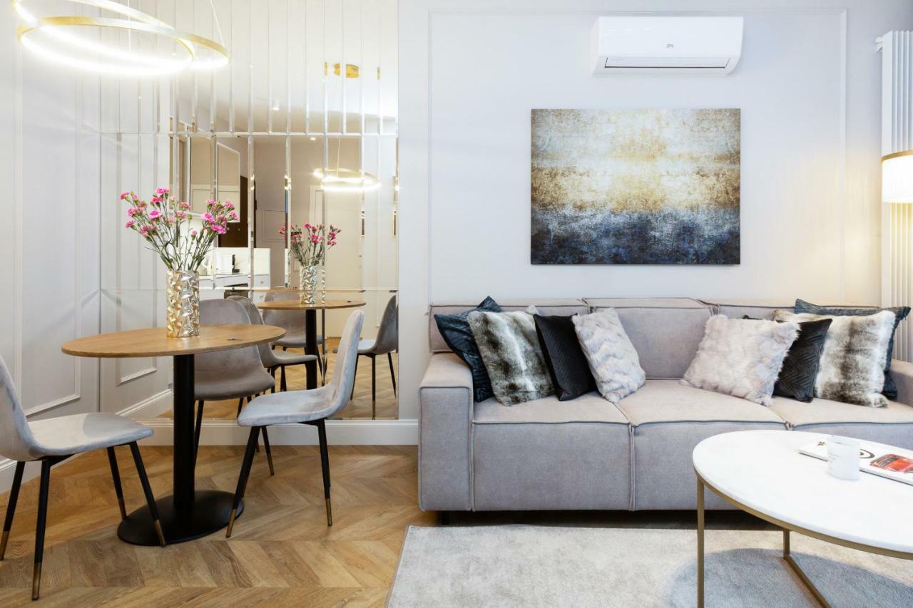 Mennica Residence Apartments By Renters Prestige Varšava Exteriér fotografie
